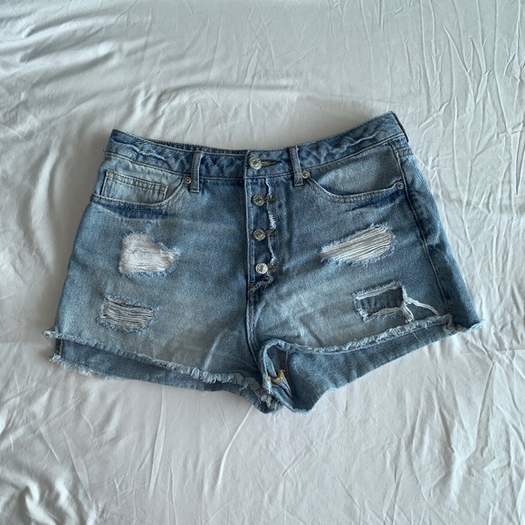 🦋 Forever 21 Distressed Button Fly Denim Shorts - Picture 1 of 2